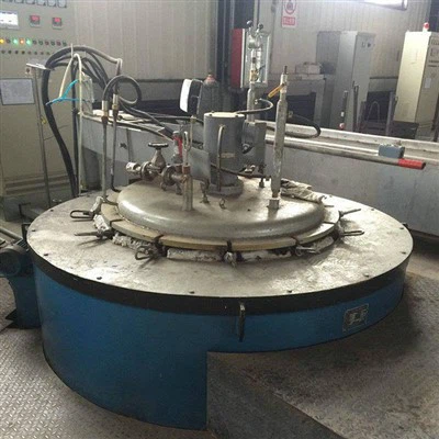 Aký je rozdiel medzi vertikálnou a horizontálnou pecou na kalenie v jame?